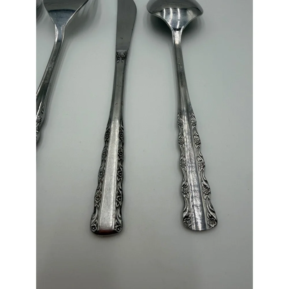 Ekco Eterna each these pattern